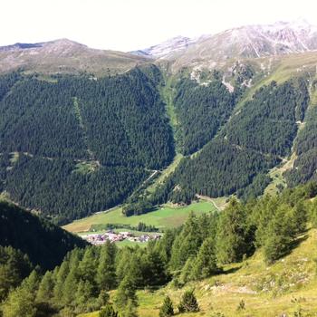 Blick hinunter auf Schlinig