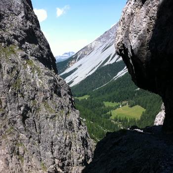 Blick hinunter zur Alp Uina Dadaint